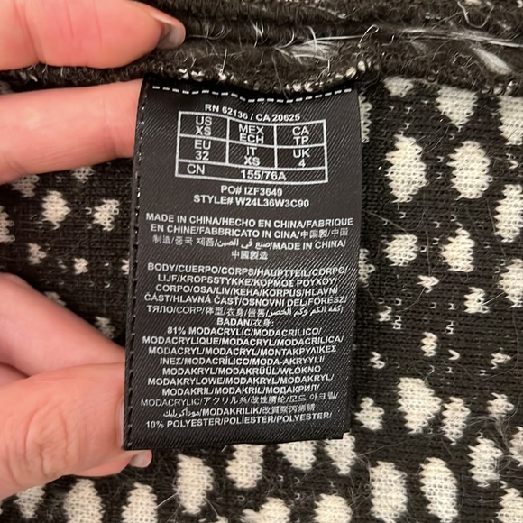 ✨GUESS✨ Fur Vest - XS - Picture 6 of 6